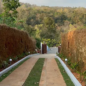 Dense Family Hotel Kuttampuzha